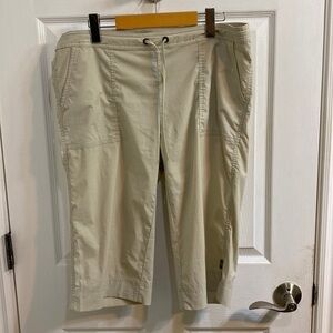 Prana Breathe Comfort Cropped Women’s Pants Size Large Beige Pockets Outdoor